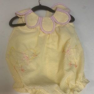 Yellow petal with chicks outfit